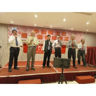 六虎將上台 飊唱《中華民國頌》